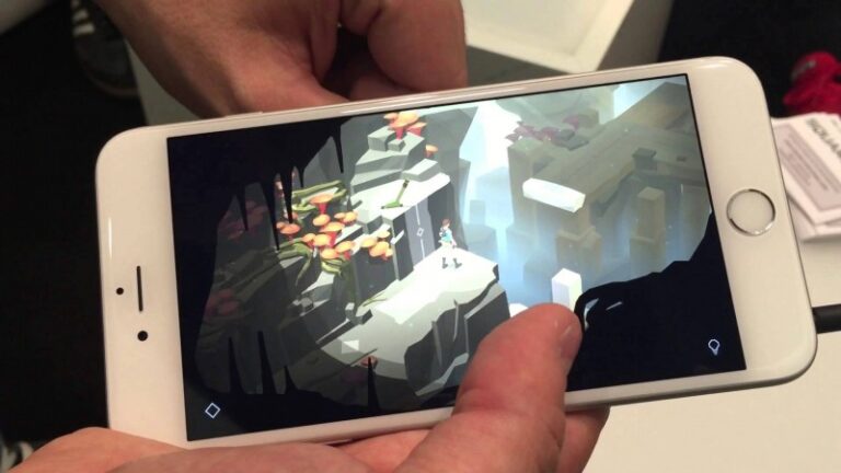 Hitman GO dan Lara Croft GO Mendapatkan Diskon Besar