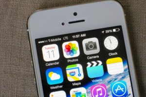 Mematikan Koneksi Seluler Untuk Aplikasi Tertentu di iPhone