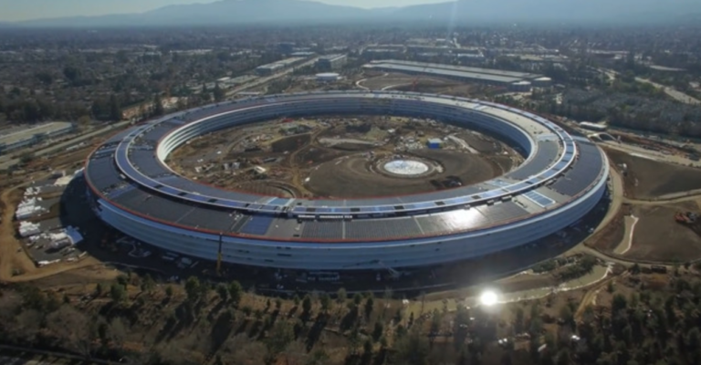 Karyawan Apple Jalani Swab Test Sebelum Kembali ke Kantor