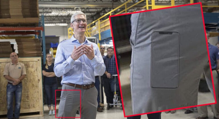 Wow! Ini Foto Tim Cook Sedang Kantongi iPhone 8?