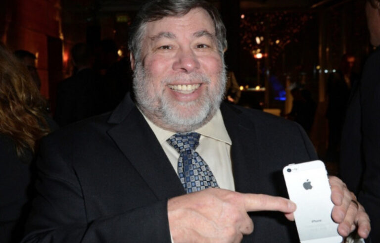 Steve Wozniak Tak Mau Beli iPhone X Saat Rilis Perdana