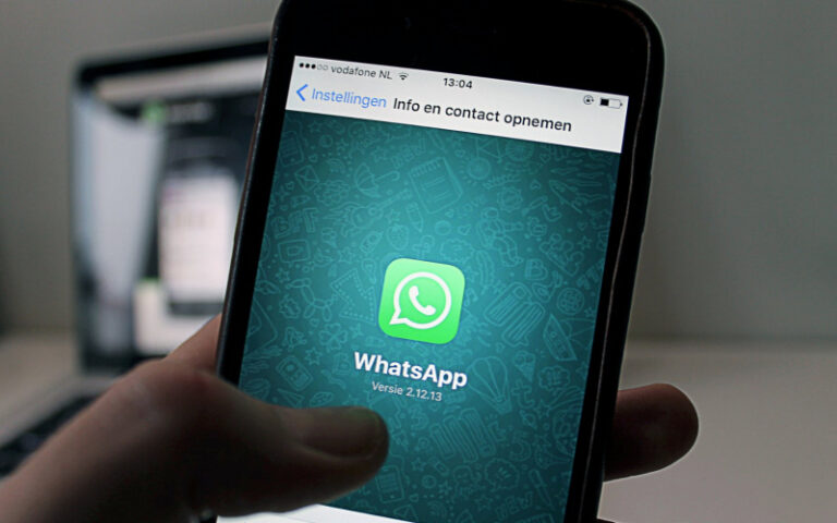 WhatsApp Sedang Uji Coba Dark Mode di iPhone