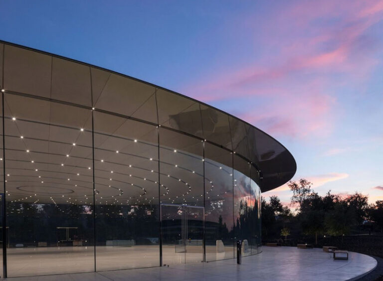 Gedung Steve Jobs Theater Mendapatkan Penghargaan dari Structural Awards 2018