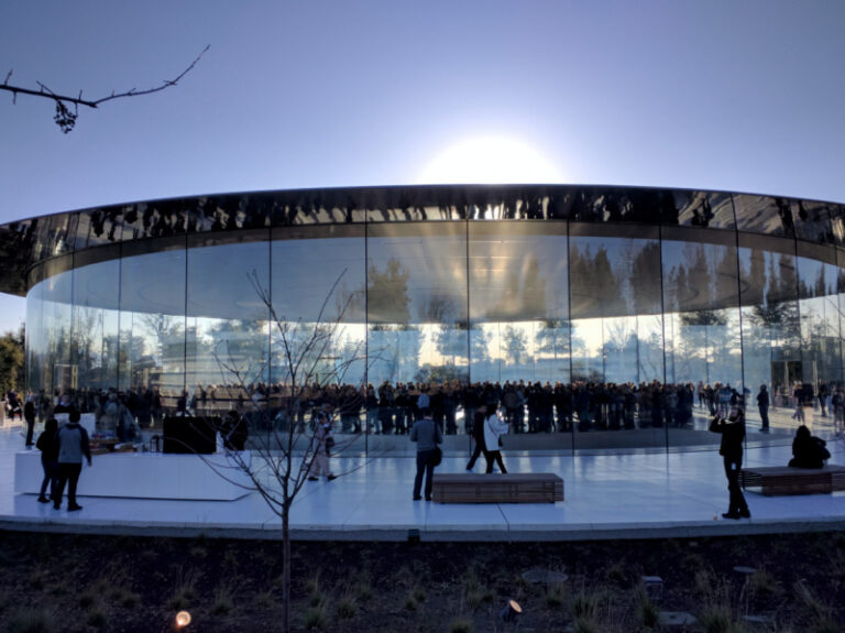 Apple Bersiap Rapat Pemegang Saham Tahunan di Steve Jobs Theater