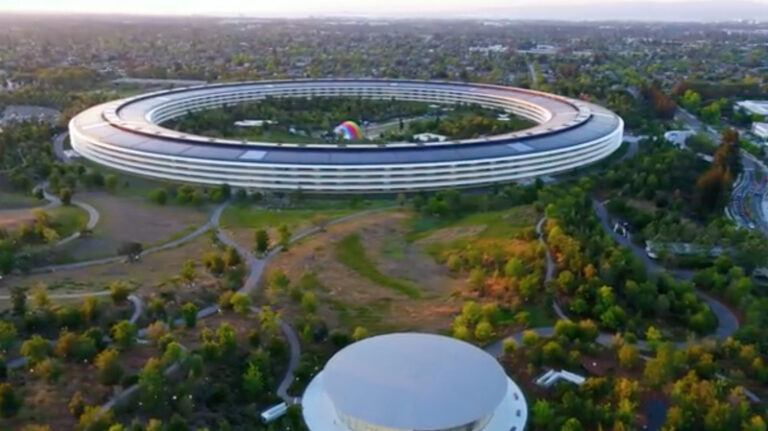 Ada Bangunan Pelangi Misterius di Apple Park, Apaan Tuh?