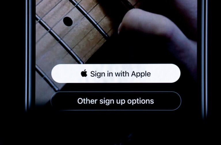 Fitur Sign in With Apple Itu Berbahaya Menurut OpenID Foundation, Benarkah?