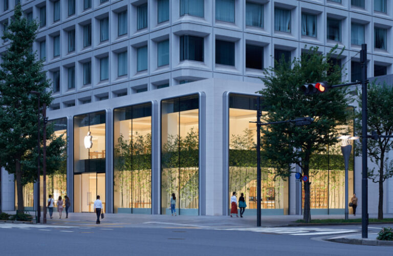 Apple Store Marunouchi Kini Resmi Dibuka di Jepang